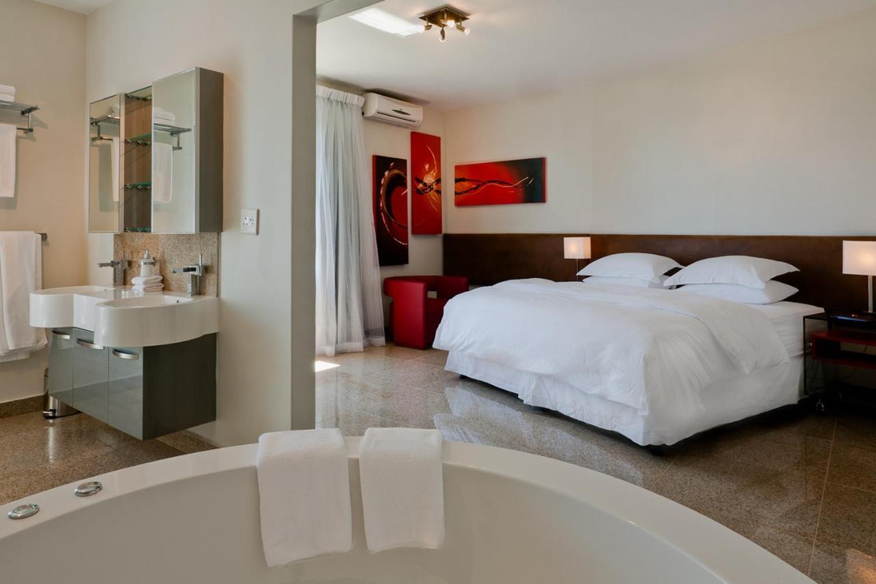 Camps Bay Ruby * Cape Town